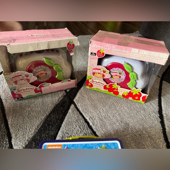 Strawberry Shortcake Stereo CD Boombox - Picture 4 of 6